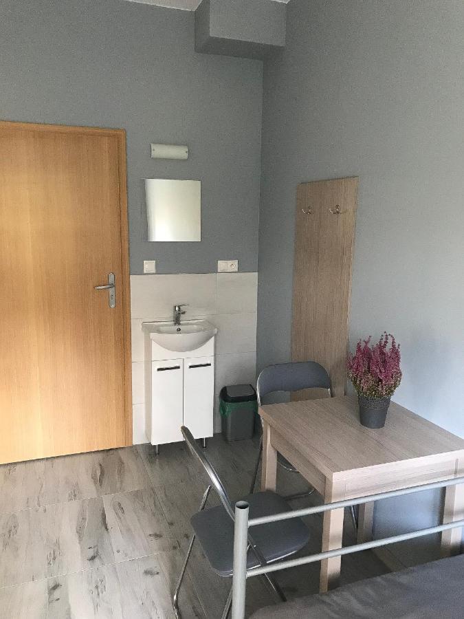 Lawendowy Hostel Вроцлав Экстерьер фото