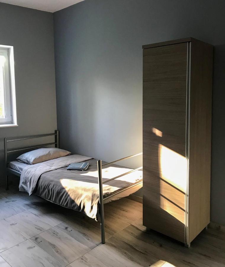 Lawendowy Hostel Вроцлав Экстерьер фото
